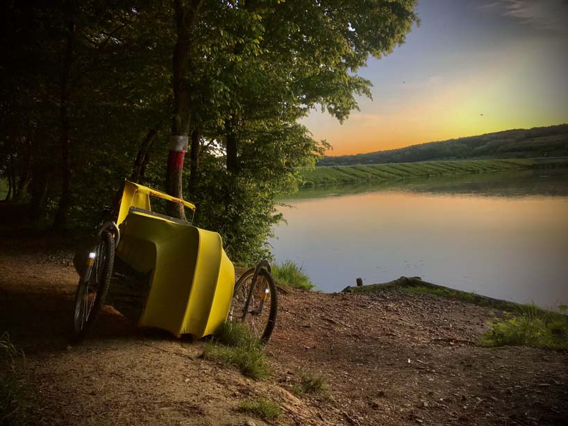 motofocker velocar combines bicycle and car in three-wheeled human-electric hybrid