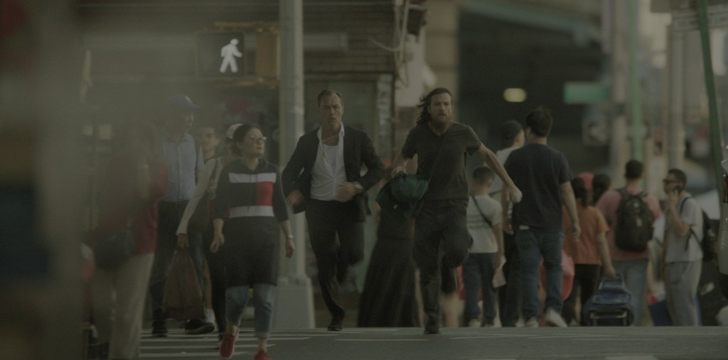 ‘Black Rabbit’ Trailer Sees Jude Law & Jason Bateman In Danger & In Debt