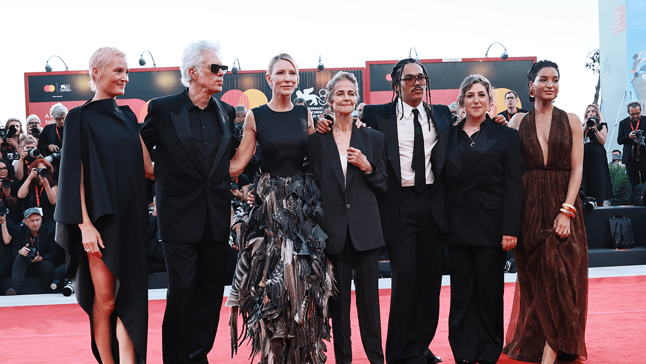 Jim Jarmusch’s Father Mother Sister Brother Gets Warm Embrace