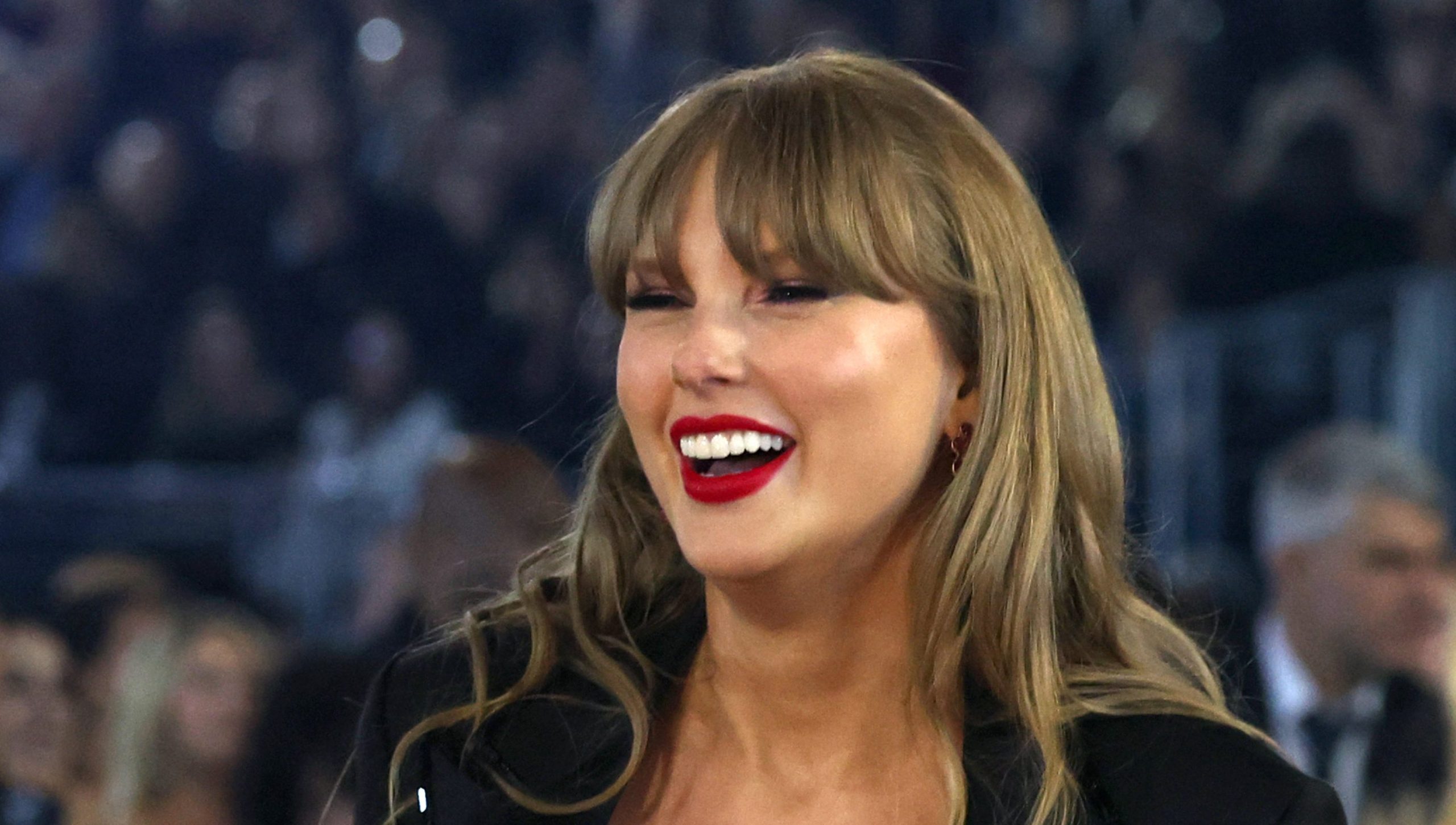 How Many Times Has Taylor Swift Been Engaged? Find Out – Hollywood Life