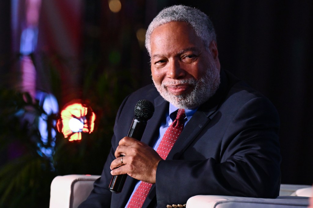 Trump Meets with Smithsonian Leader Amid Threats of Content Review